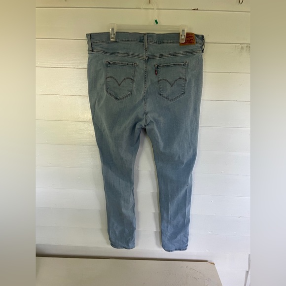 Light Wash Levi’s 721 High Rise Distressed Skinny Jeans - Picture 2 of 10